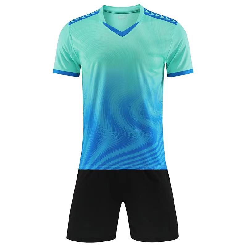 戶外運(yùn)動服定制